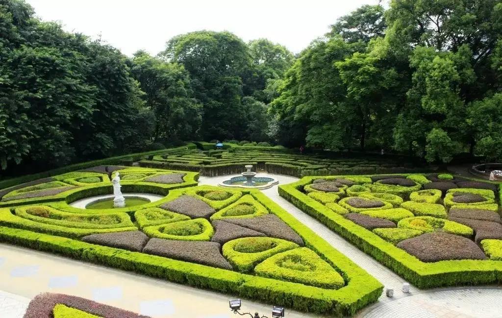 湖北凱蒂園林帶你正確認識草坪養護誤區  